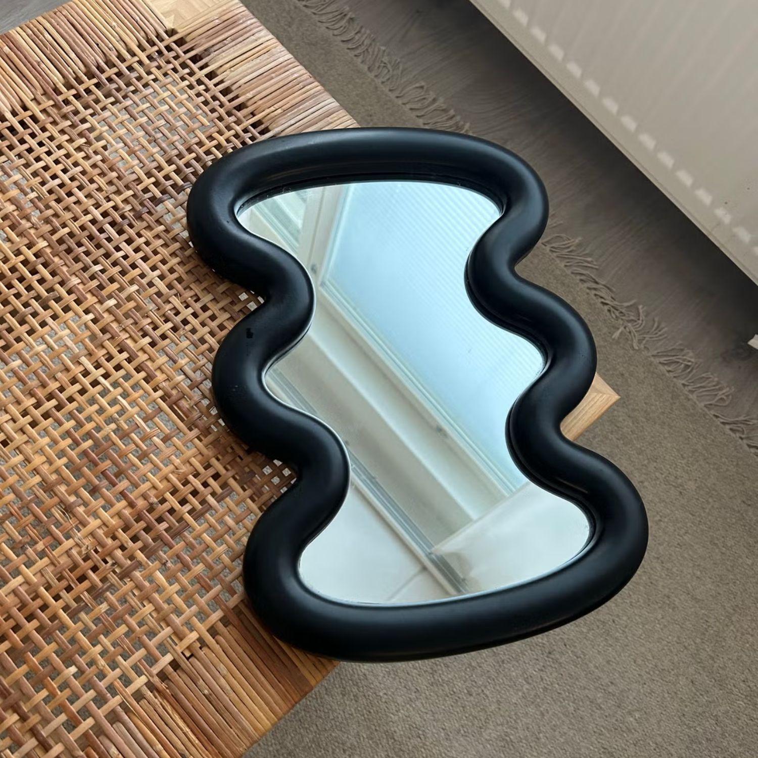 Espejo decorativo de mesa ondulado para tocador color negro-6