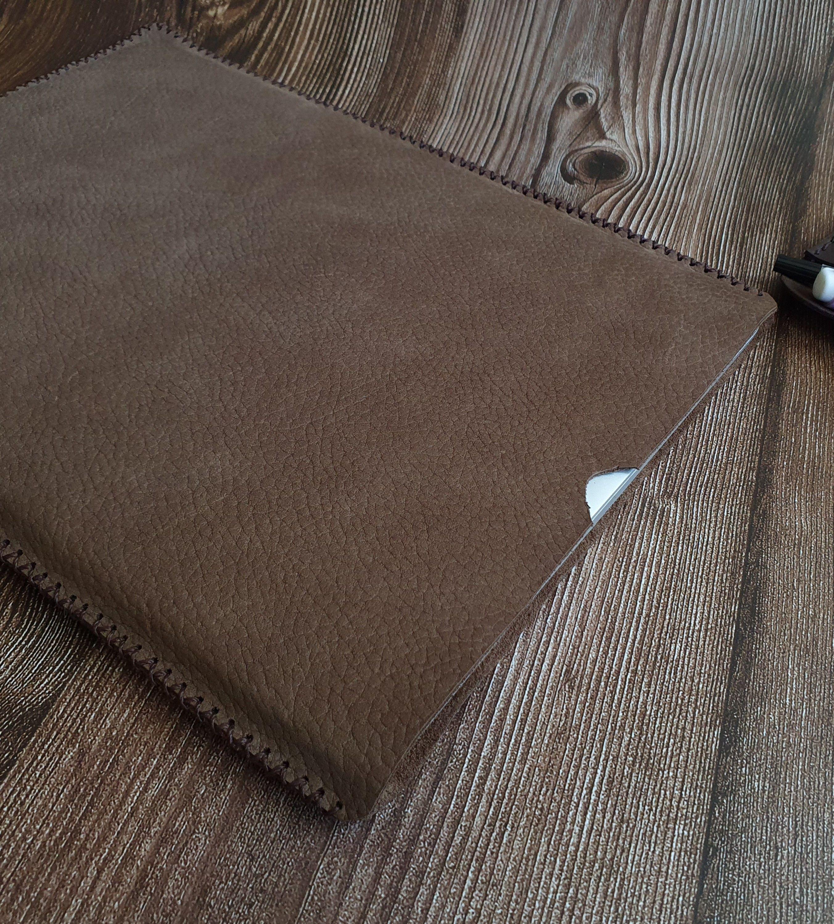 Funda de cuero para notebook 13" color Chocolate-3