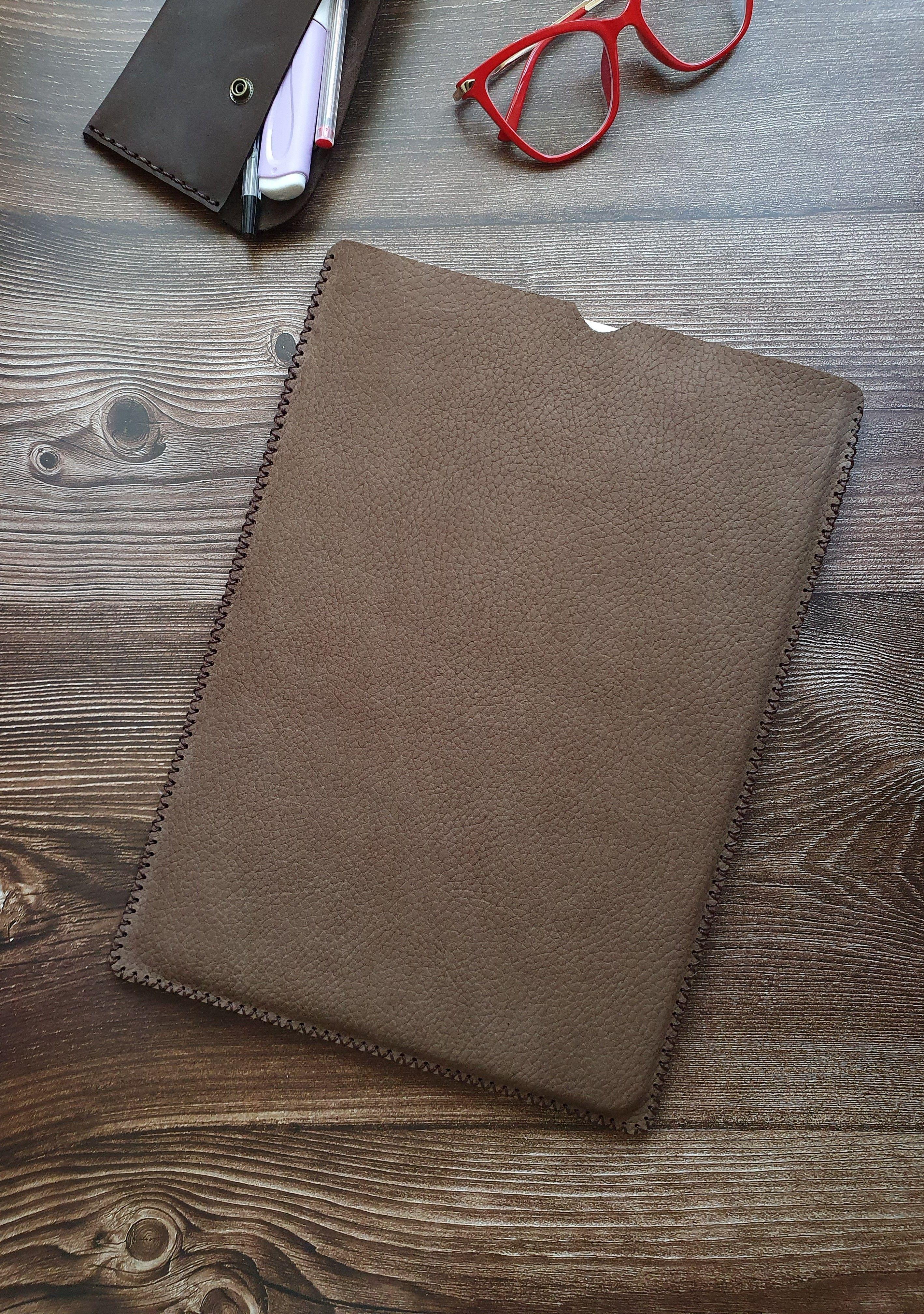 Funda de cuero para notebook 13" color Chocolate-4