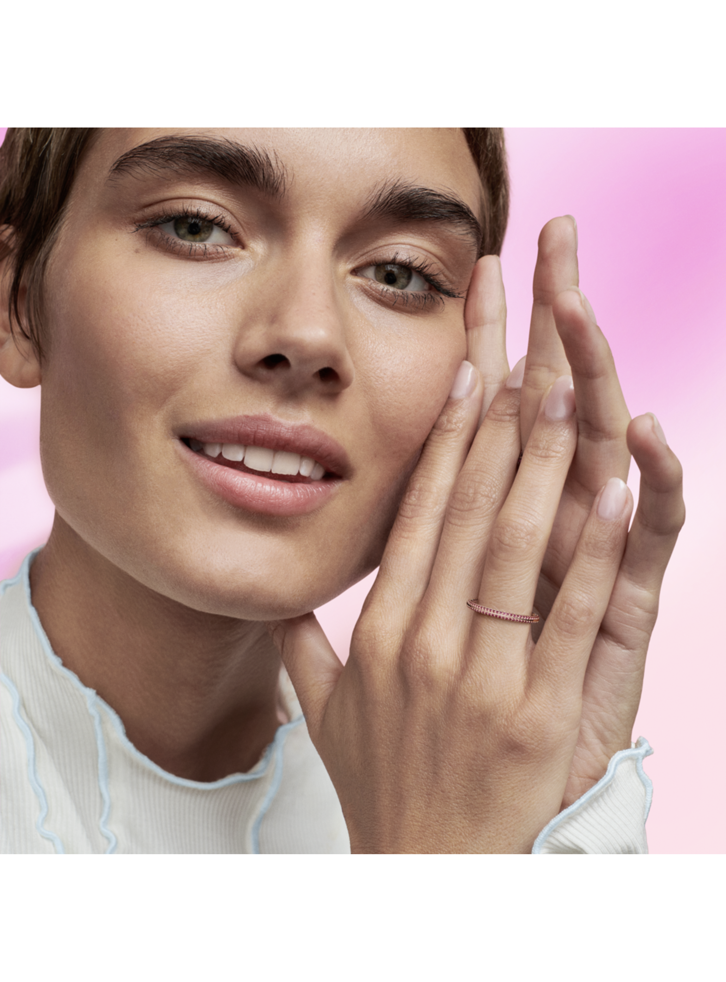 Anillo en Rose de Pavé Rojo Pandora Me-2