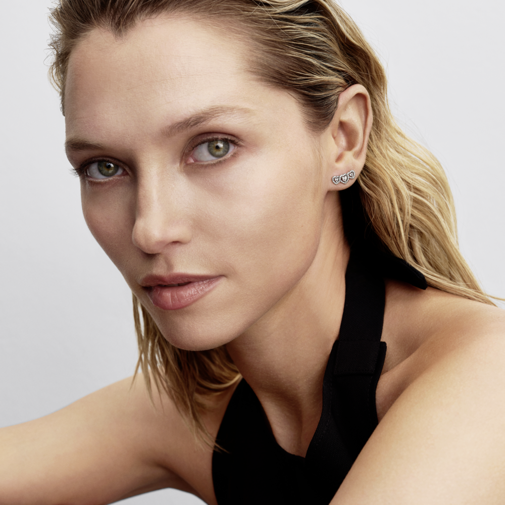 Aretes de Botón Trilogía de Corazones con Halo-2