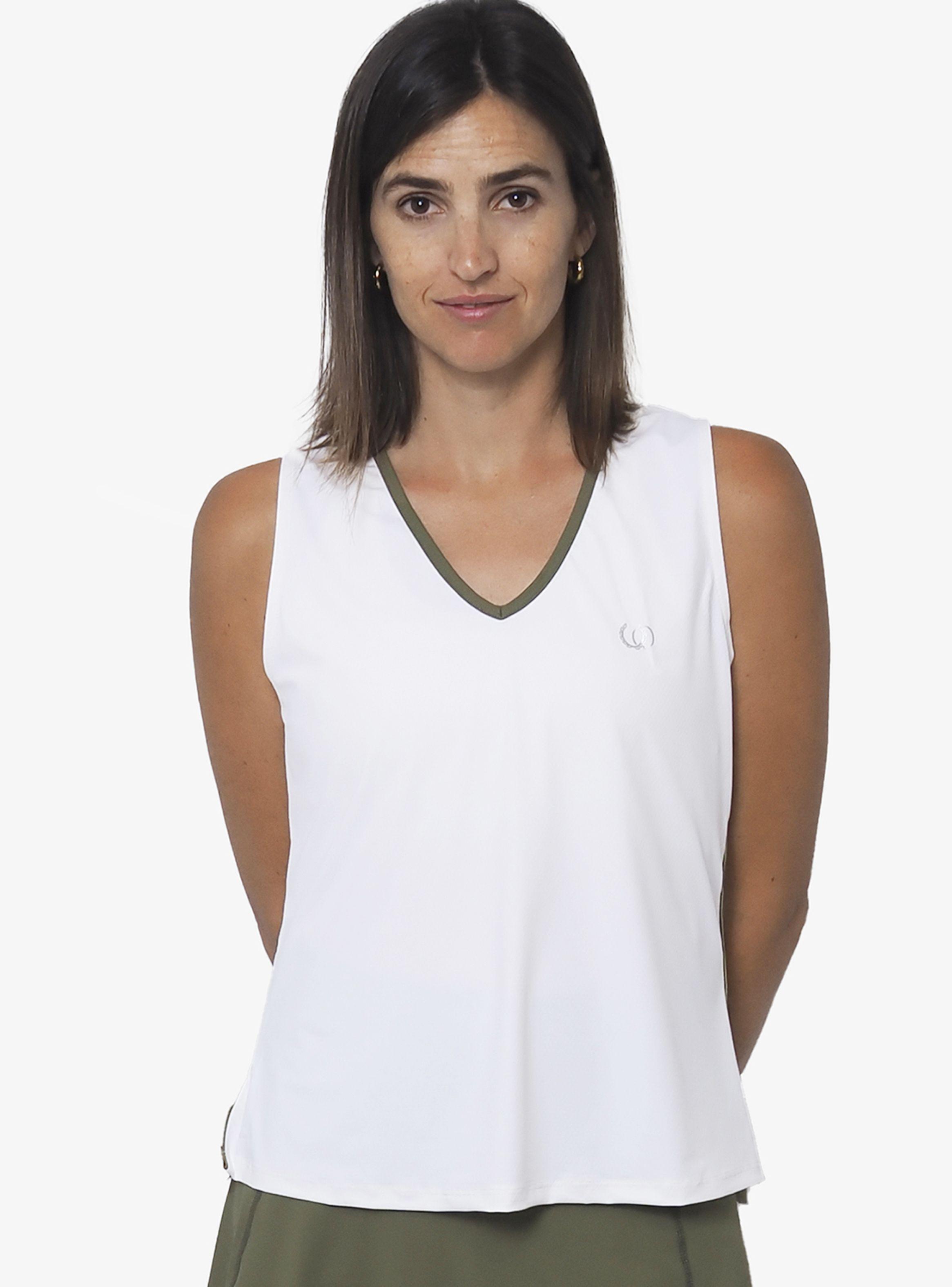 Polera Deportiva cuello en V -2
