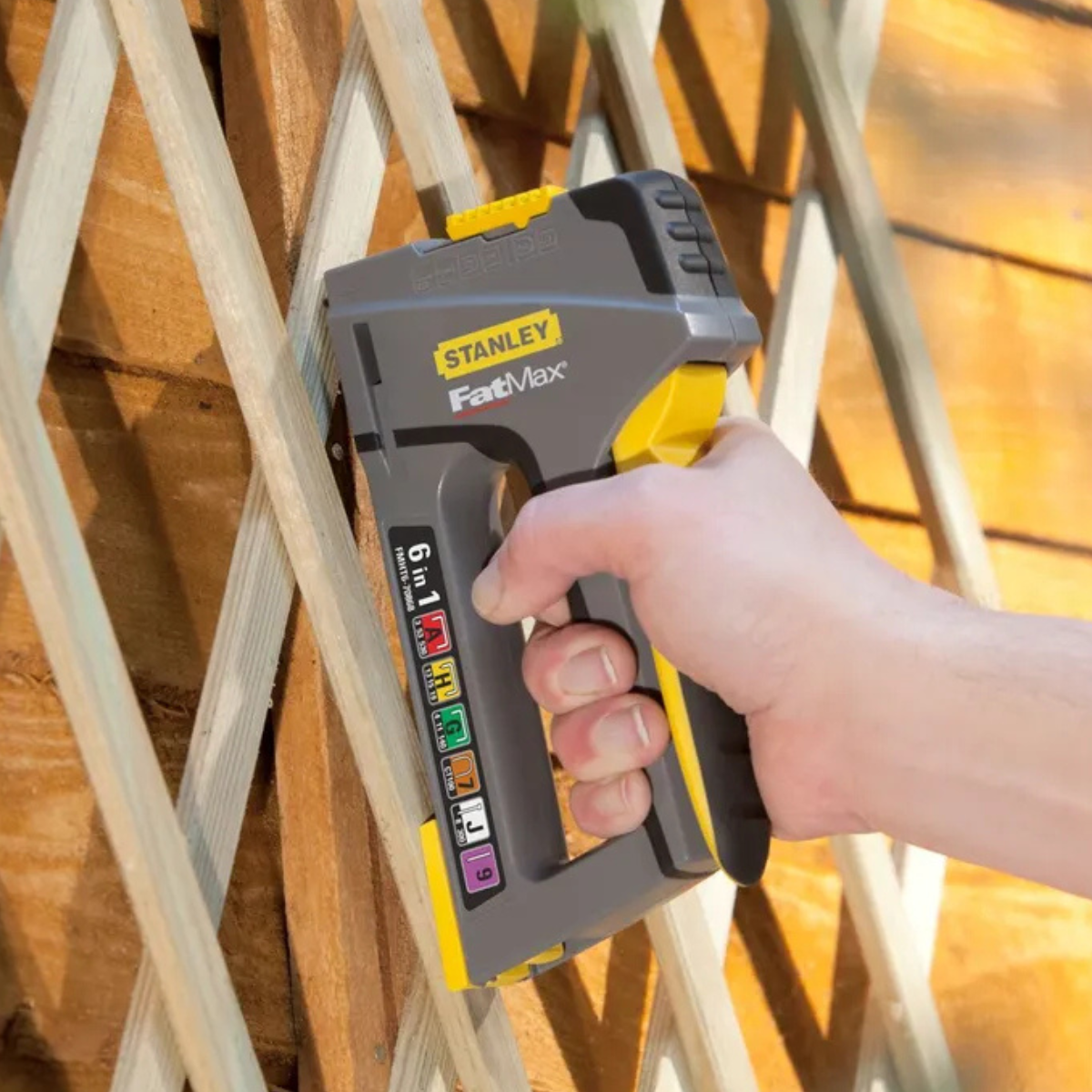 Engrapadora resistente 6 en 1 FATMAX STANLEY FMHT6-70868-2