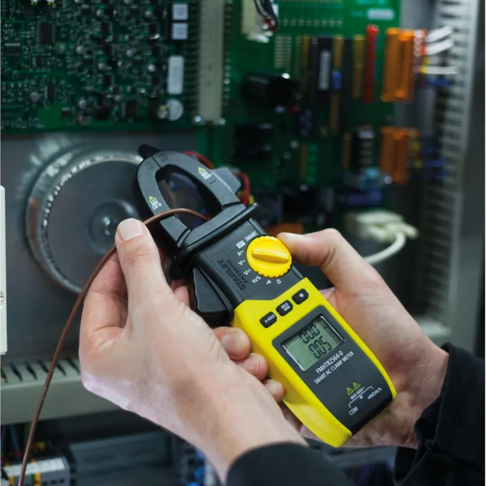 Multímetro Digital Inteligente De Pinza Stanley Fmht82564-0-2