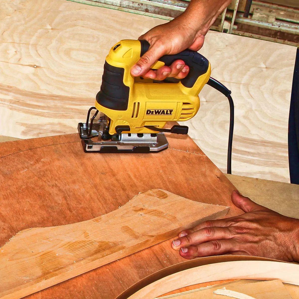 Sierra Caladora 650w Con Acción Orbital Dewalt Dwe300-b2-6