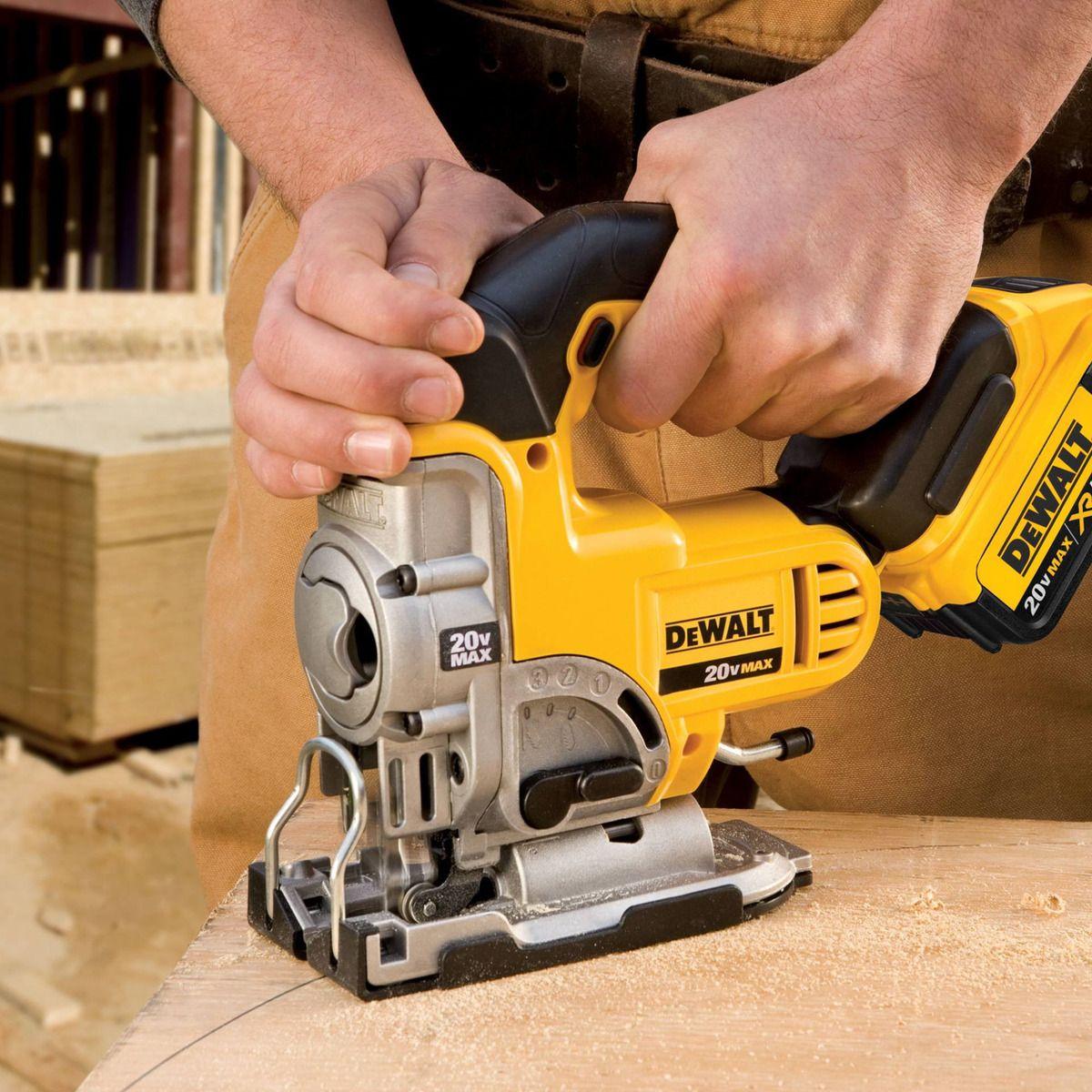 Sierra Caladora Dewalt Dcs331b 20v --4