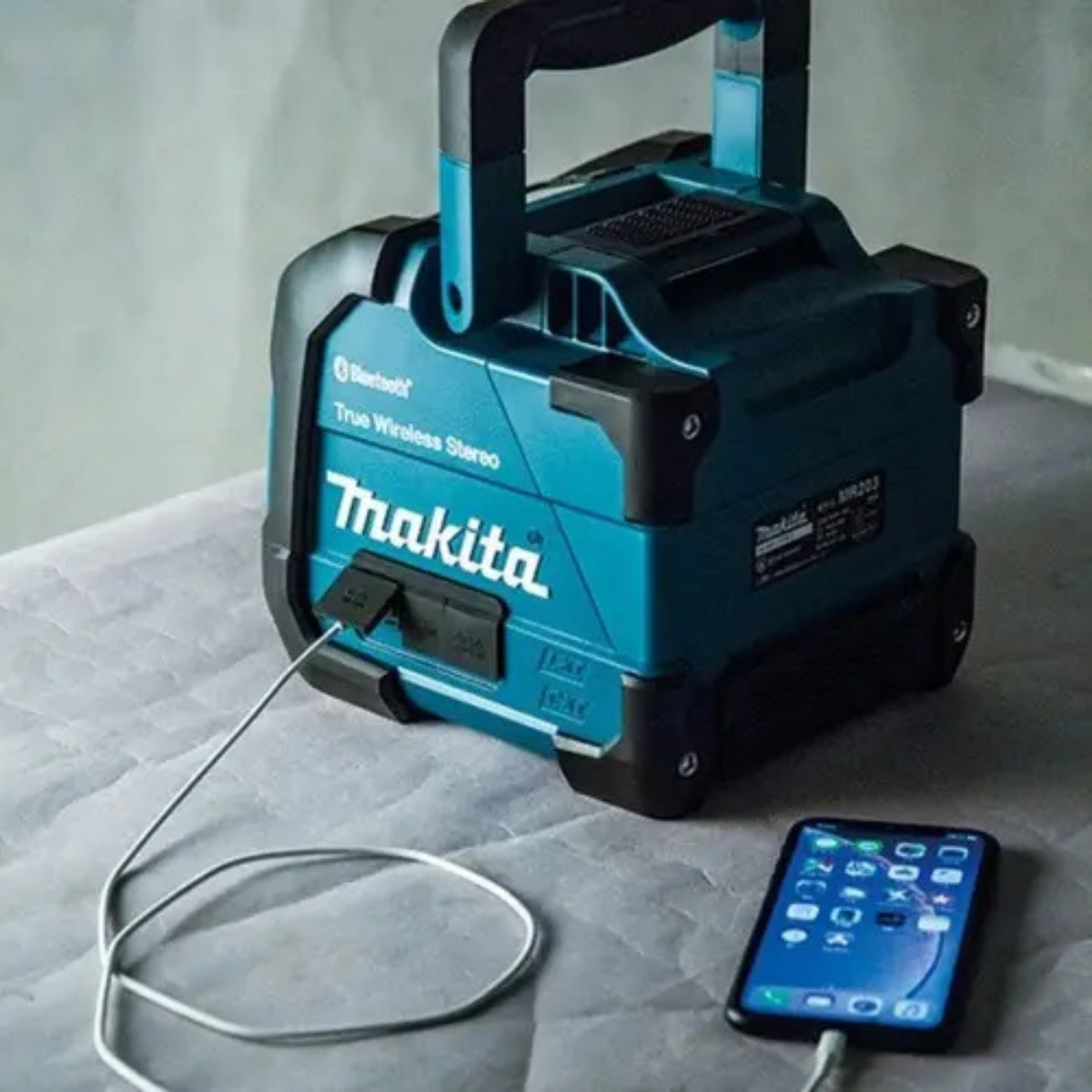 Kit Parlante Inalámbrico BT Bat3ah/Car 18v Makita DMR203RF-6