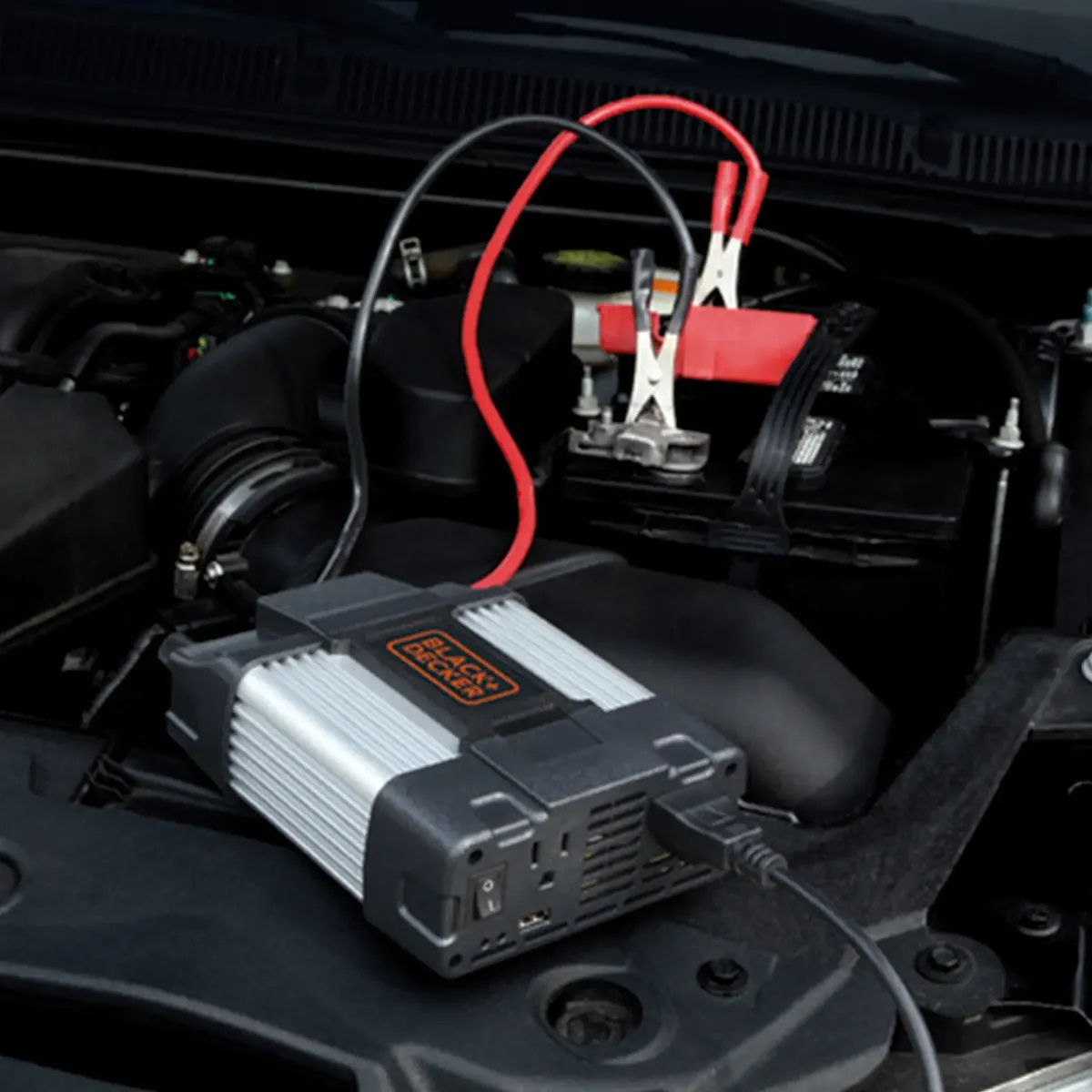 Inversor de Corriente Con Usb 750w Black+decker Pi750la-6