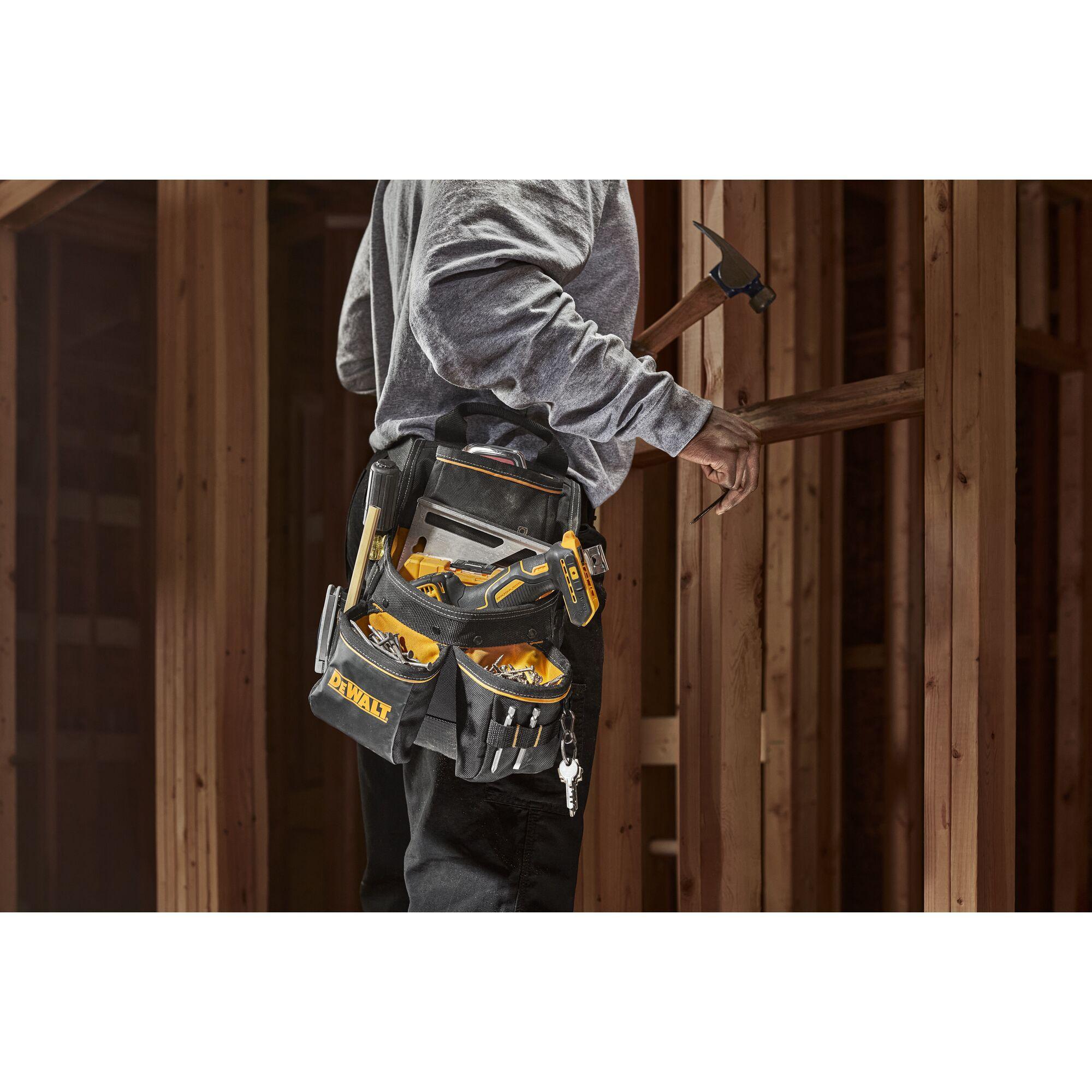 Bolsa Profesional 13 Bolsillos Dewalt DWST540201-2