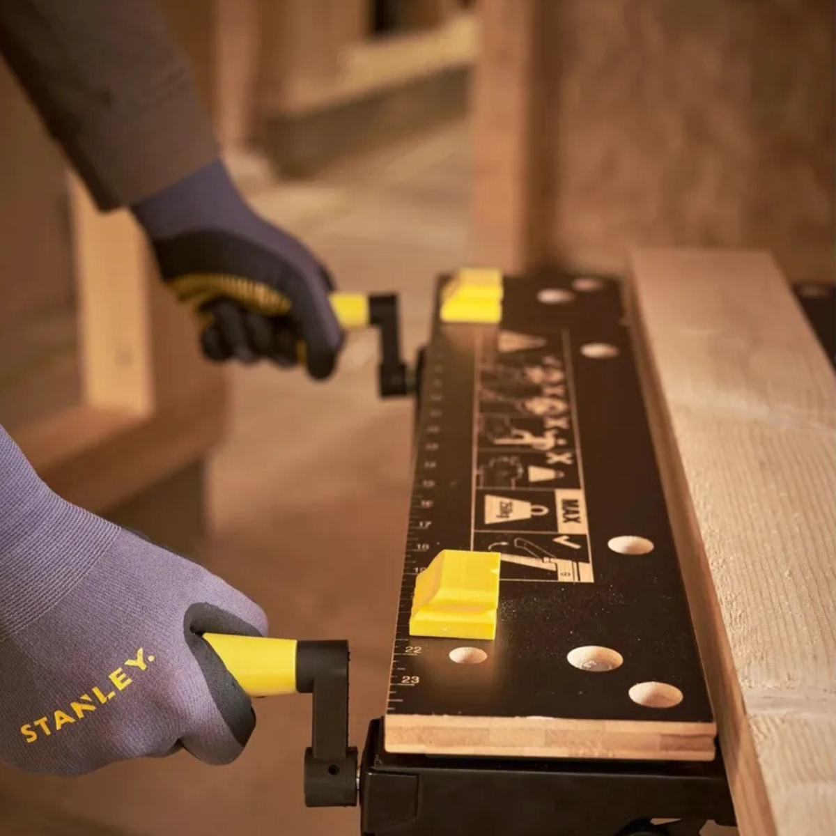 Banco De Trabajo Doble Altura Stanley Stst83400-1-4