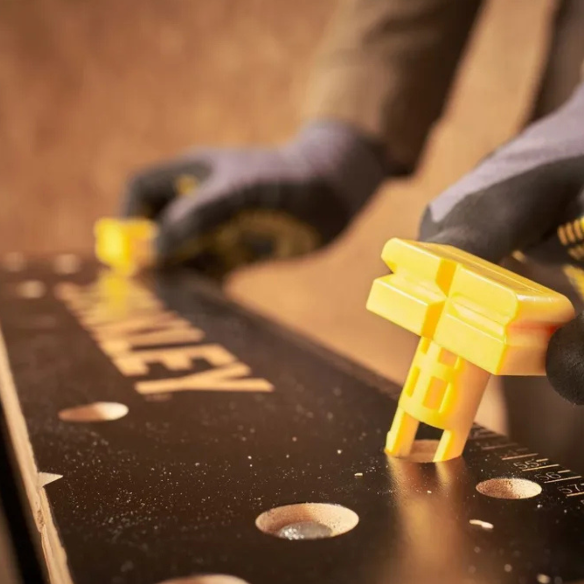 Banco De Trabajo Doble Altura Stanley Stst83400-1-5