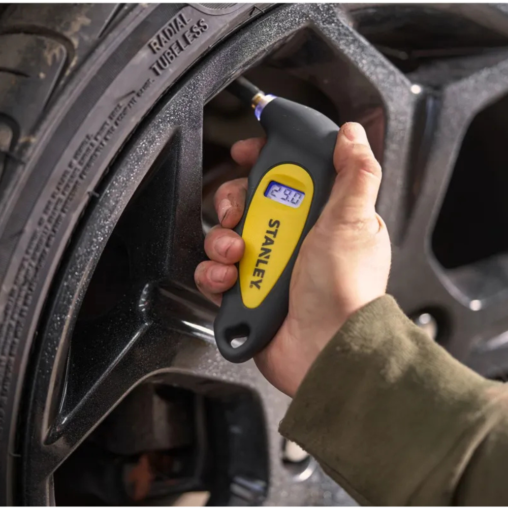 Medidor Digital De Presión De Neumáticos Stanley Stht80874-0-5