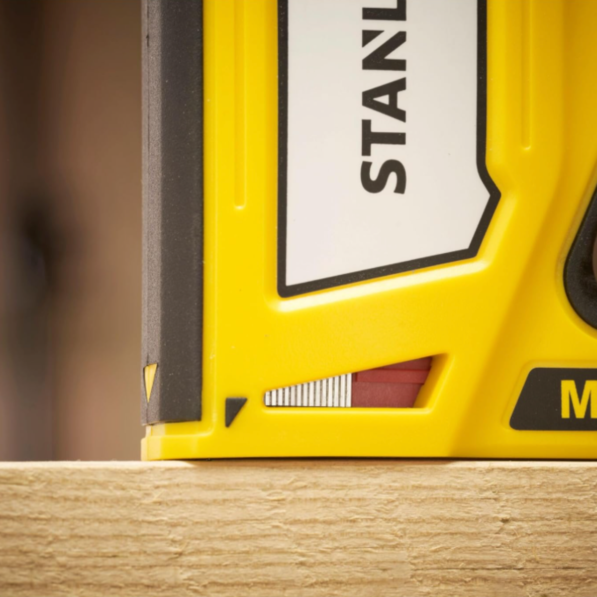 Engrapadora-Clavadora 2en1 Cuerpo Plástico Stanley STHT70440-2