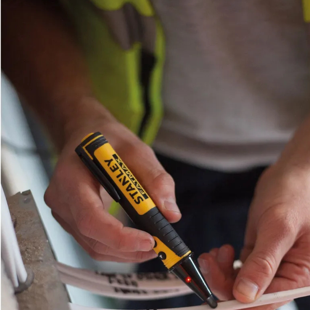 Detector De Metales/voltaje Sin Contacto Stanley Fmht82567-0-2