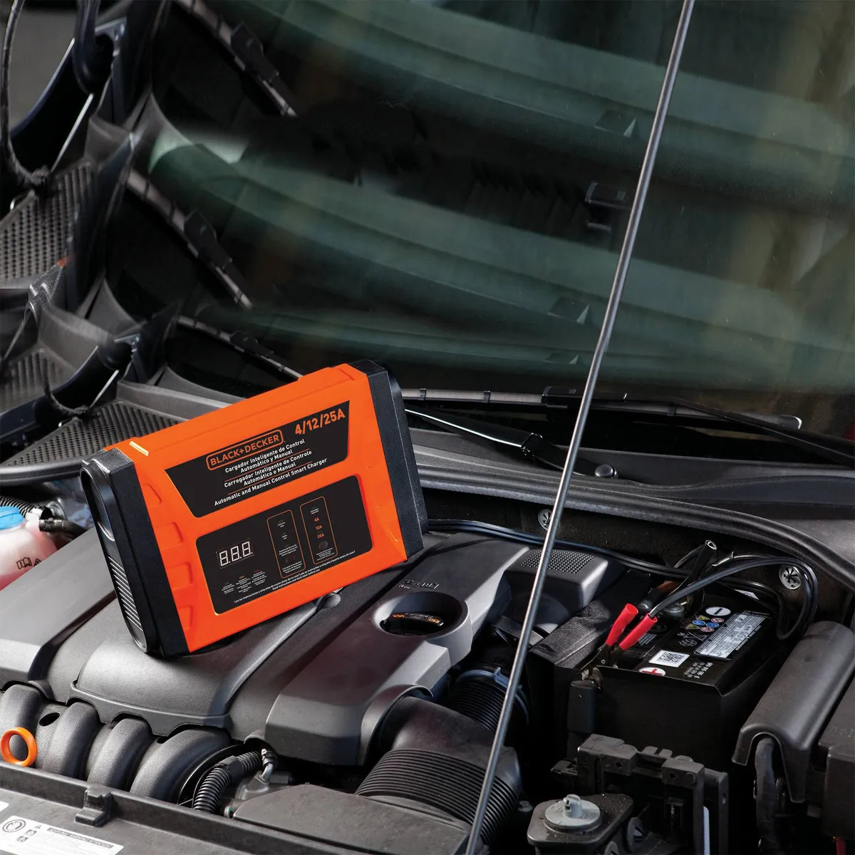 Cargador de Baterías 4/12 25Amp BLACK+DECKER BC25-B2C-3