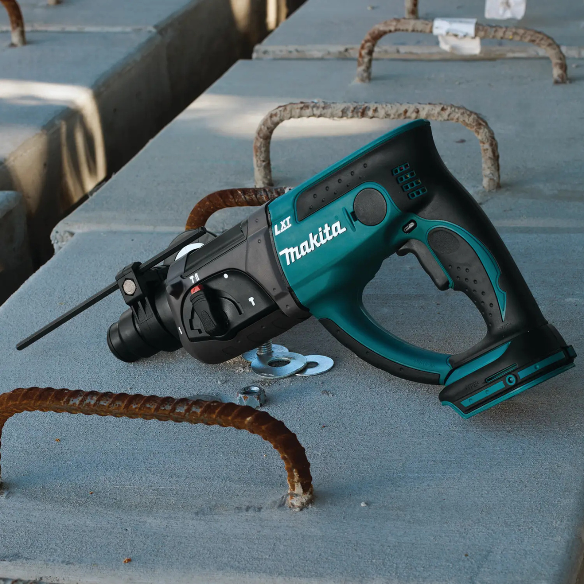 Rotomartillo Inalámbrico 20mm18V 2Bat3ah/Car MakitaDHR202RFE-6