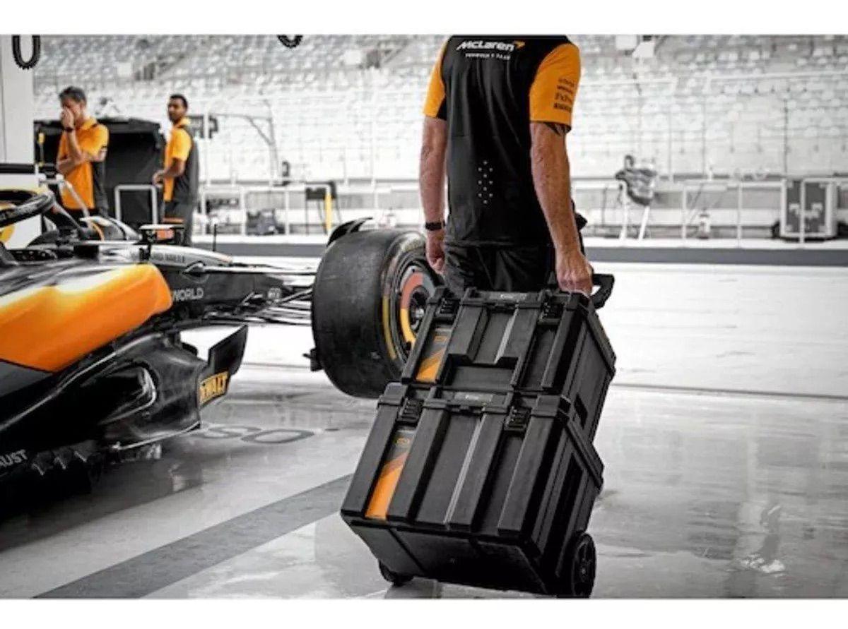 Torre de almacenamiento Dewalt Mclaren Tstak Dwst60452-1-7
