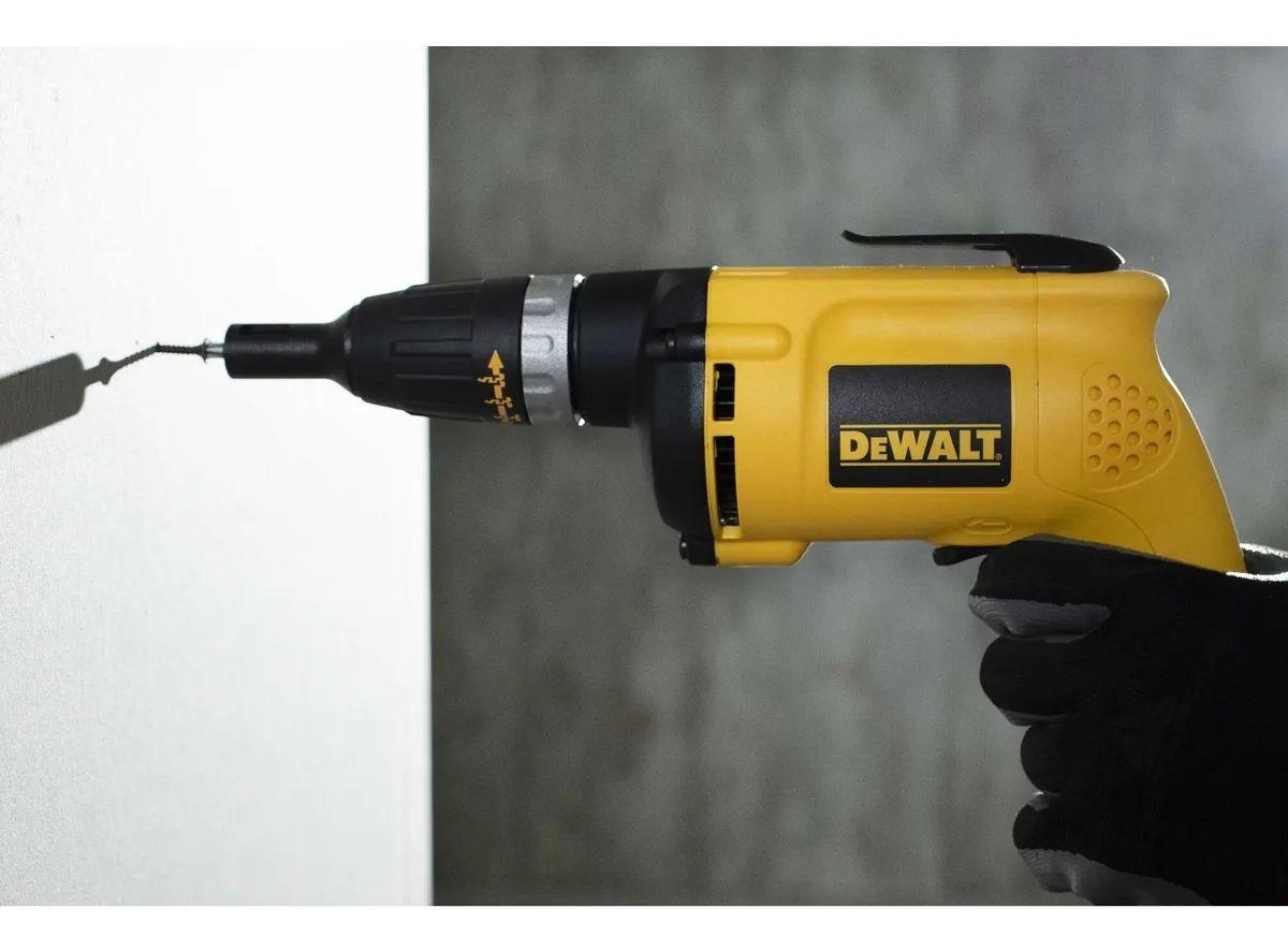 Atornillador Para Tablaroca 540w Dewalt Dw255-6