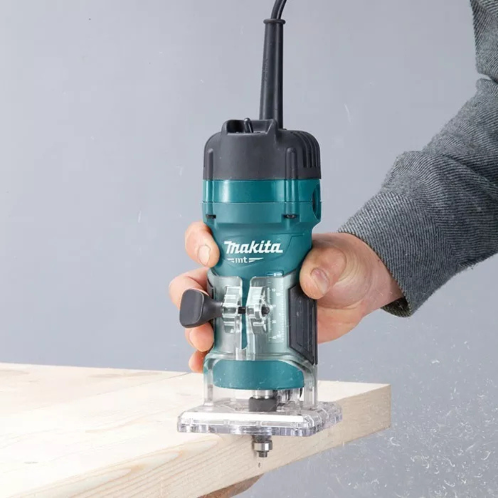 Fresadora 530w 1/4 M3700b mt + Base universal Makita-4