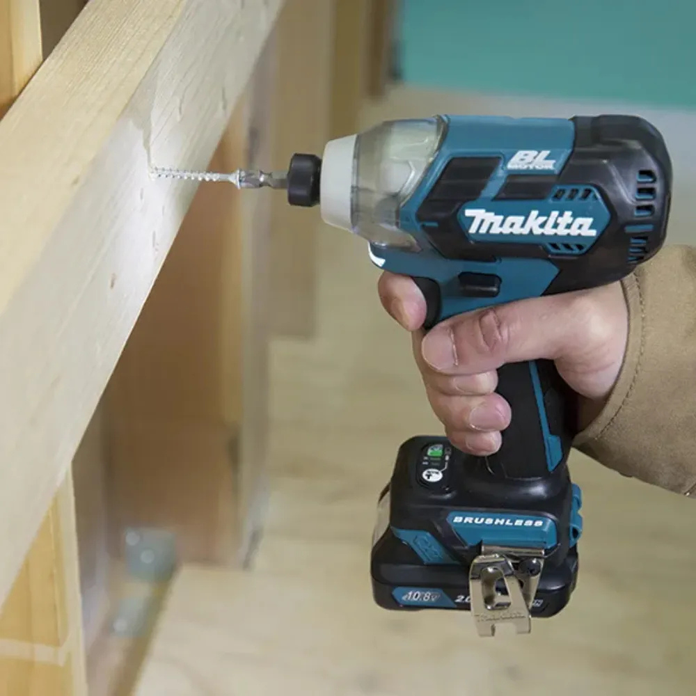 Atornillador Impacto + Aspiradora 12v Makita TD111-4