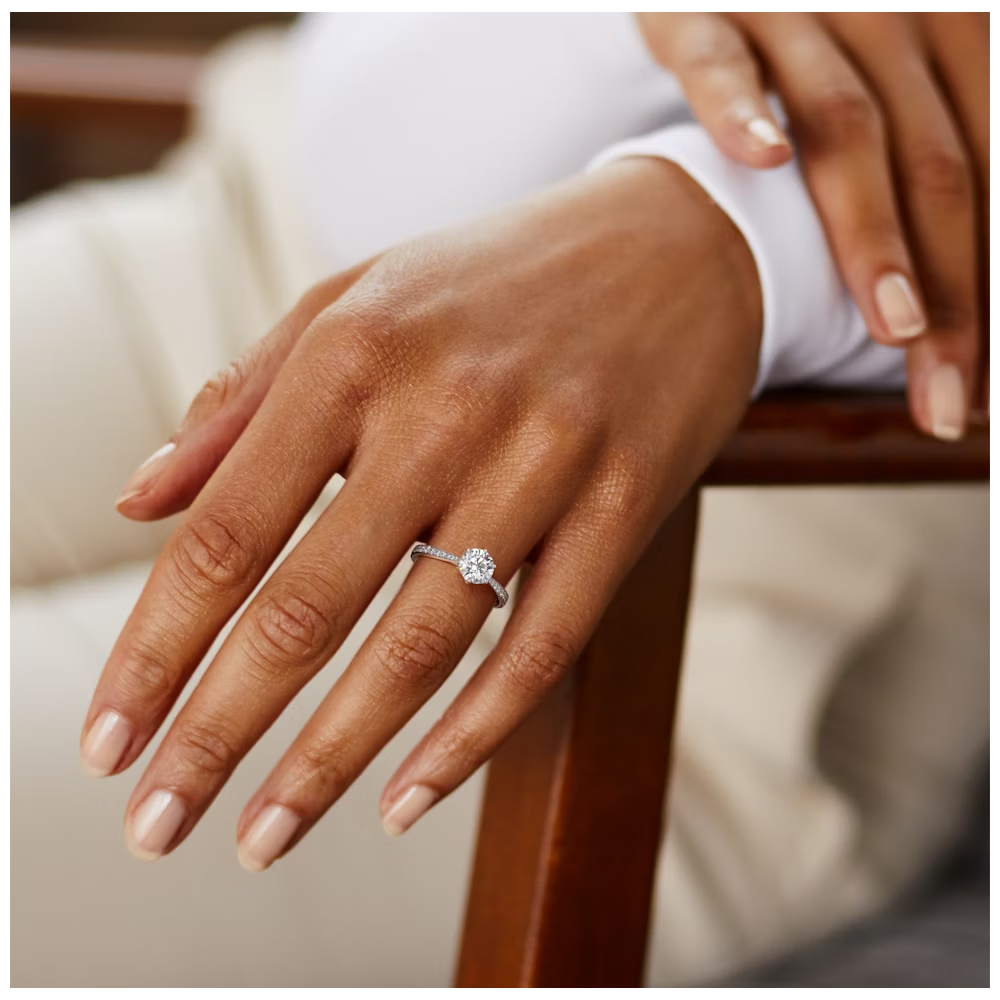 ANILLO DE COMPROMISO BRISA SERENA BOOMZAIR CON MOISSANITA 1.0 CT EN PLATA RODINADA-5