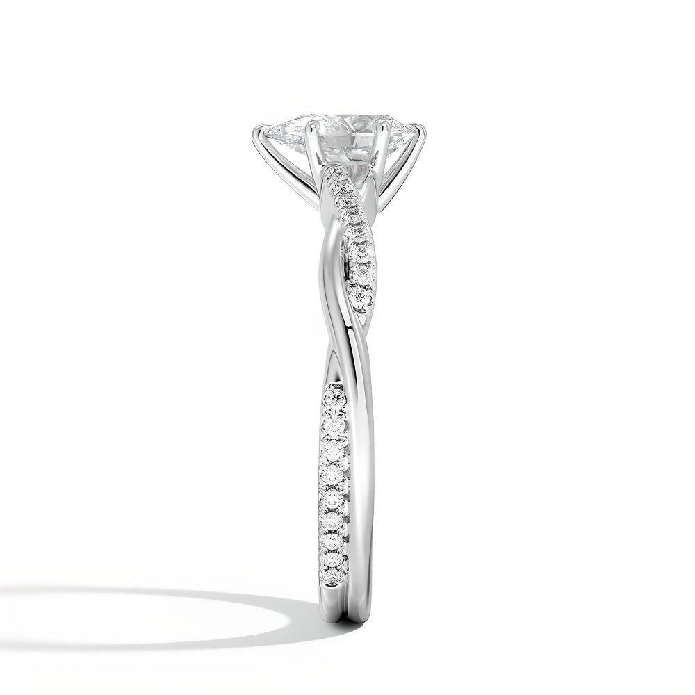 ANILLO DE COMPROMISO TRENZADO CORTE PERA BOOMZAIR CON MOISSANITA 0.5 CT EN PLATA RODINADA-1
