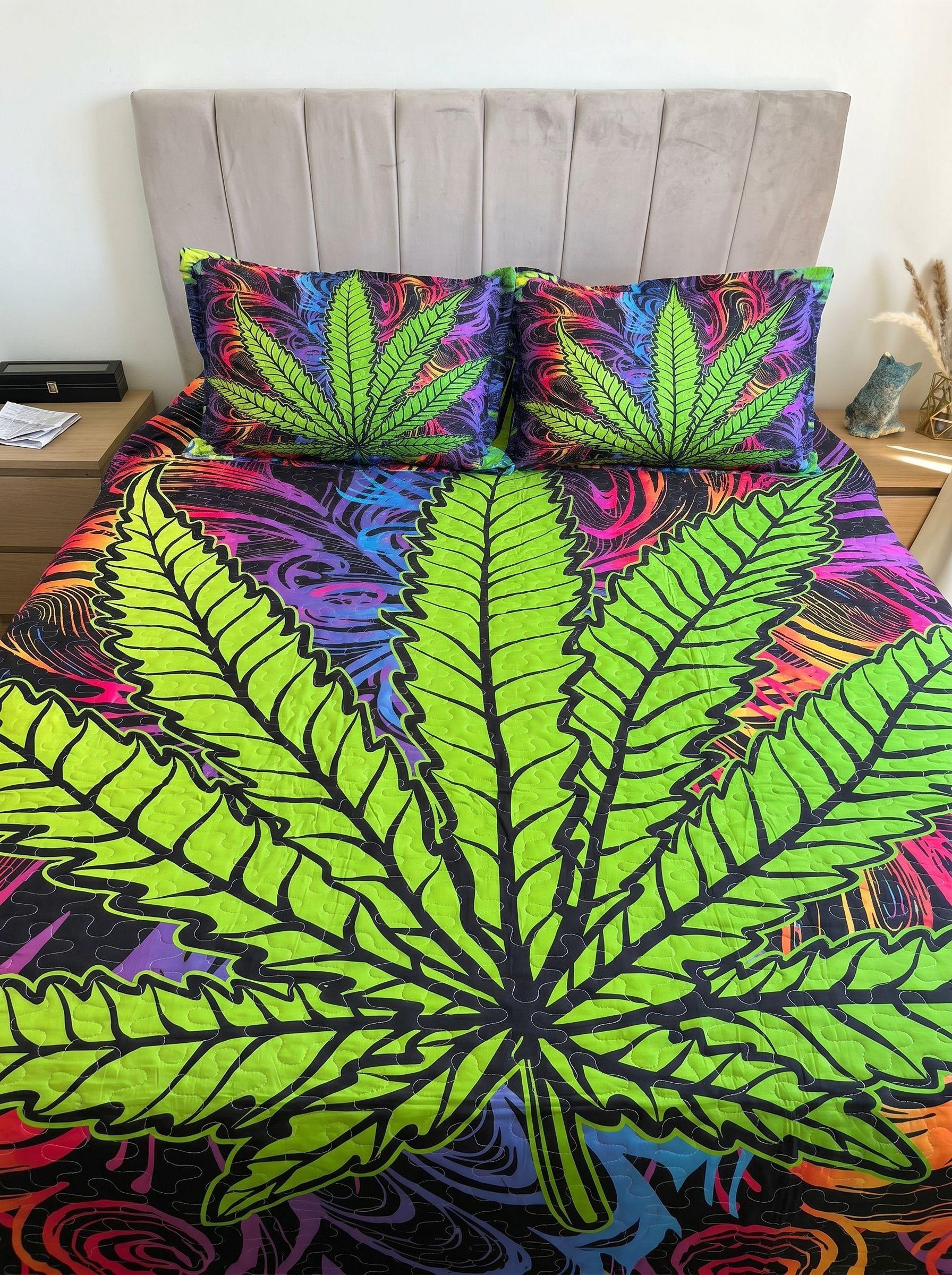 Cubrecama De Microfibra Estampado 2 Plazas - Diseño hojas verdes-1