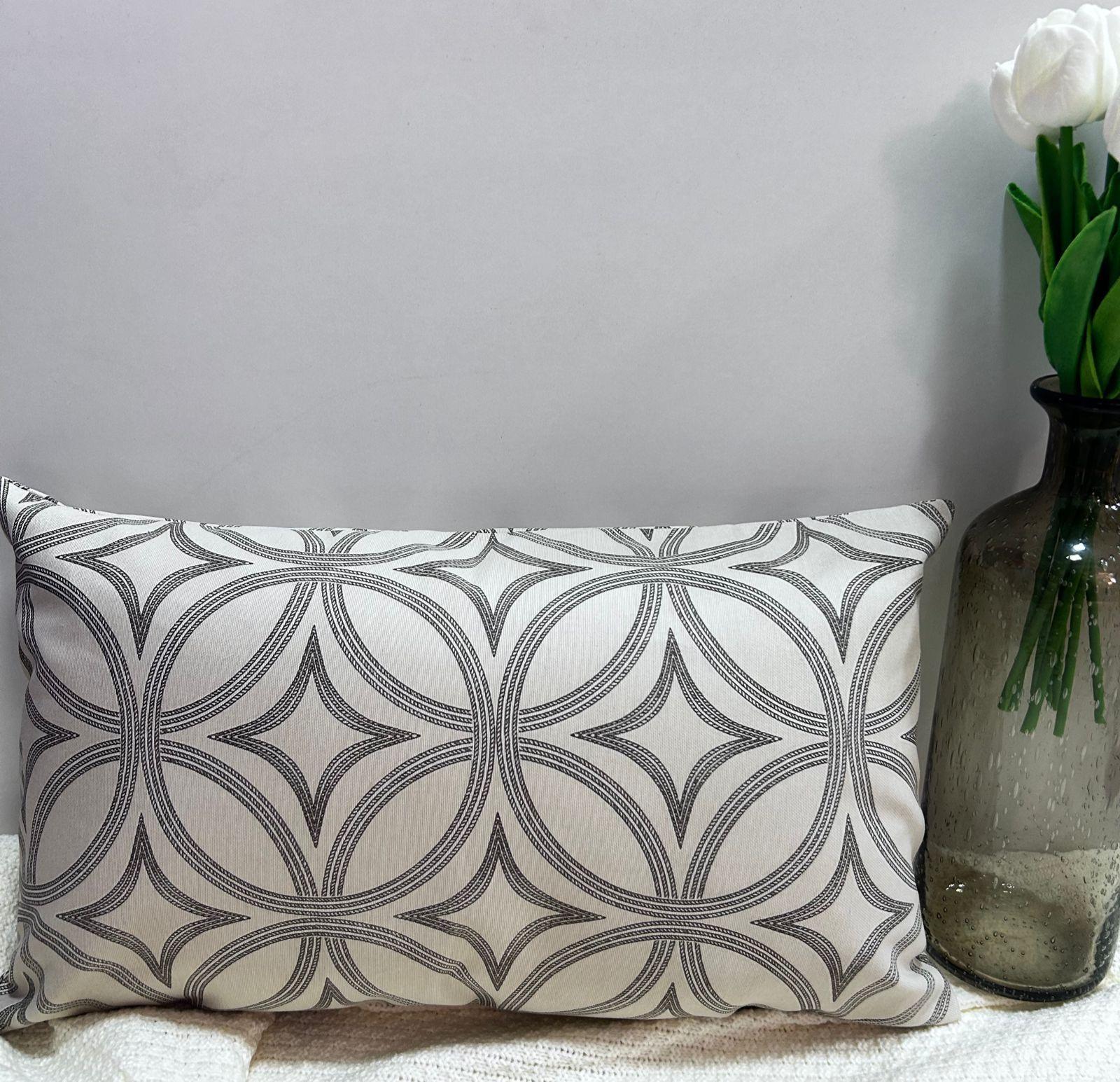 Cojín estampado rectangular  30x50 tela repelente FL2-0