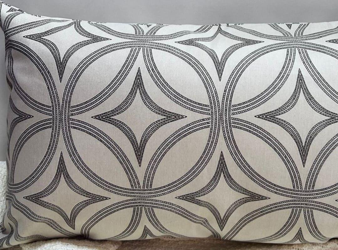 Cojín estampado rectangular  30x50 tela repelente FL2-1