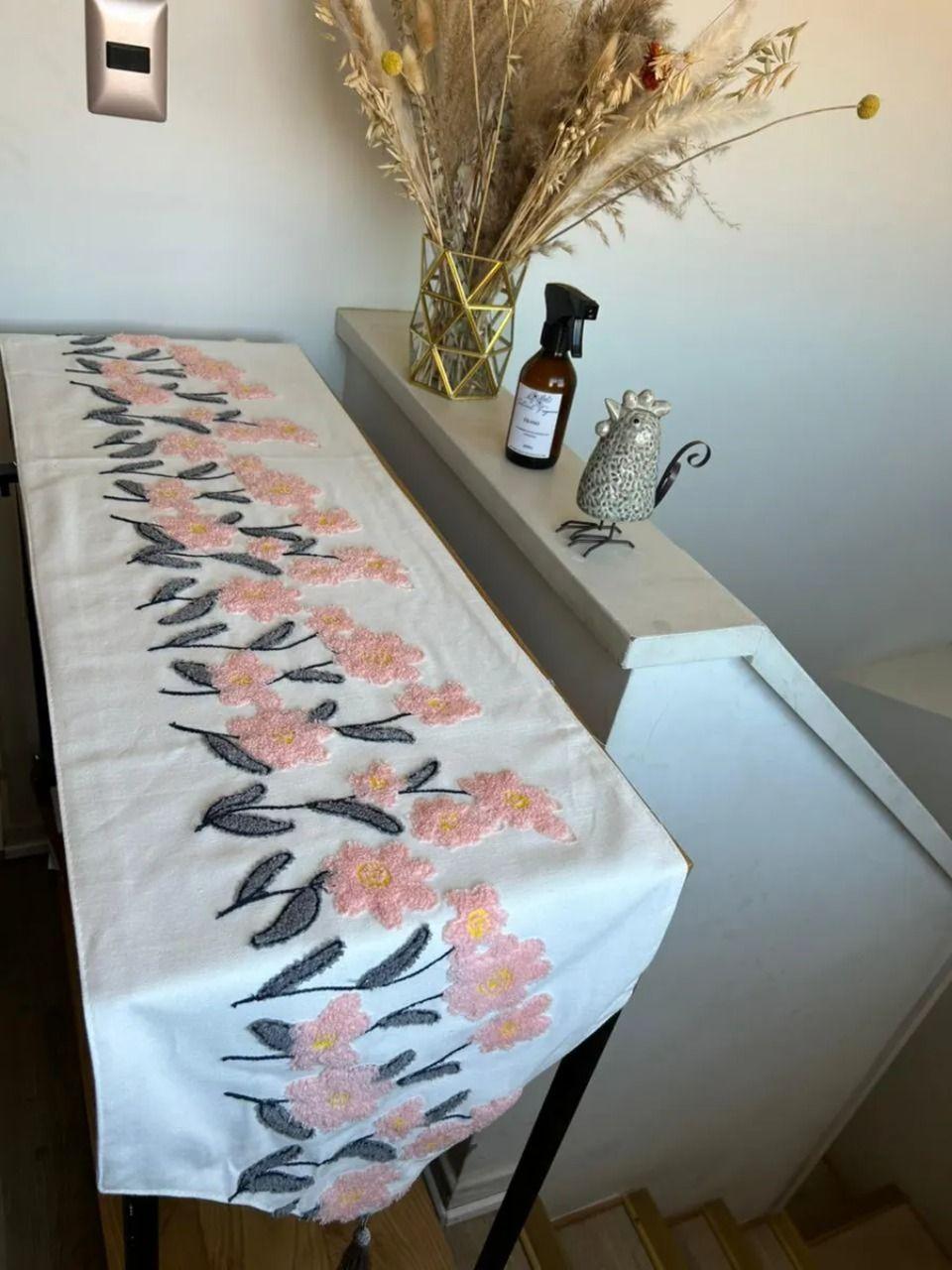 Camino de mesa bordado - Flores-2