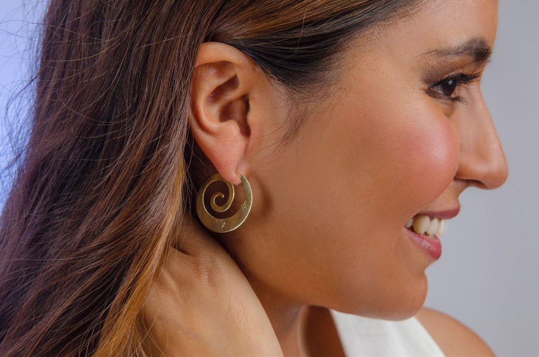 ARGOLLA SEMI ESPIRAL BAÑO EN ORO-2