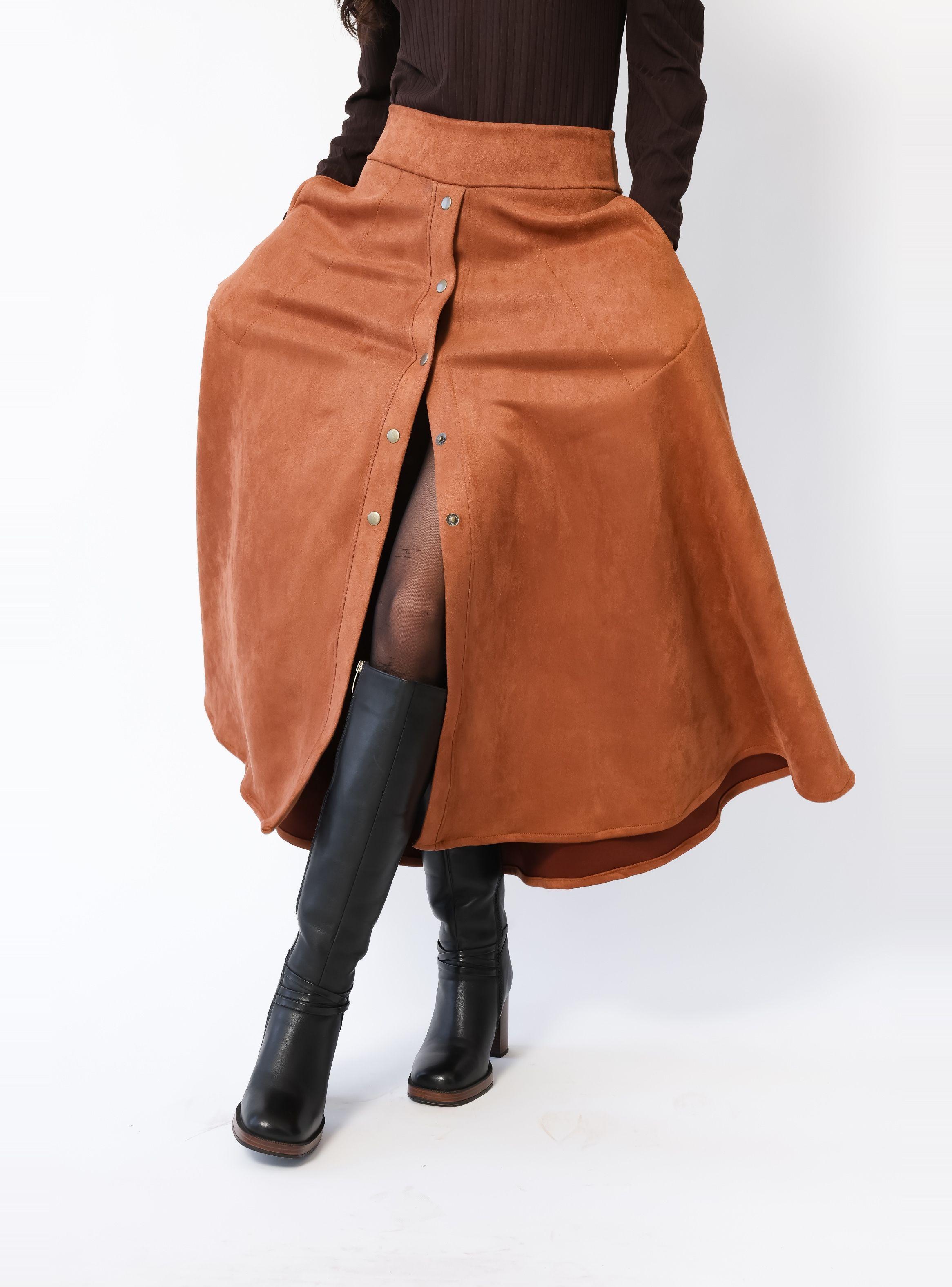 Falda Roma Gamuza Camel - Diseño Chileno | Natalia Seguel-6