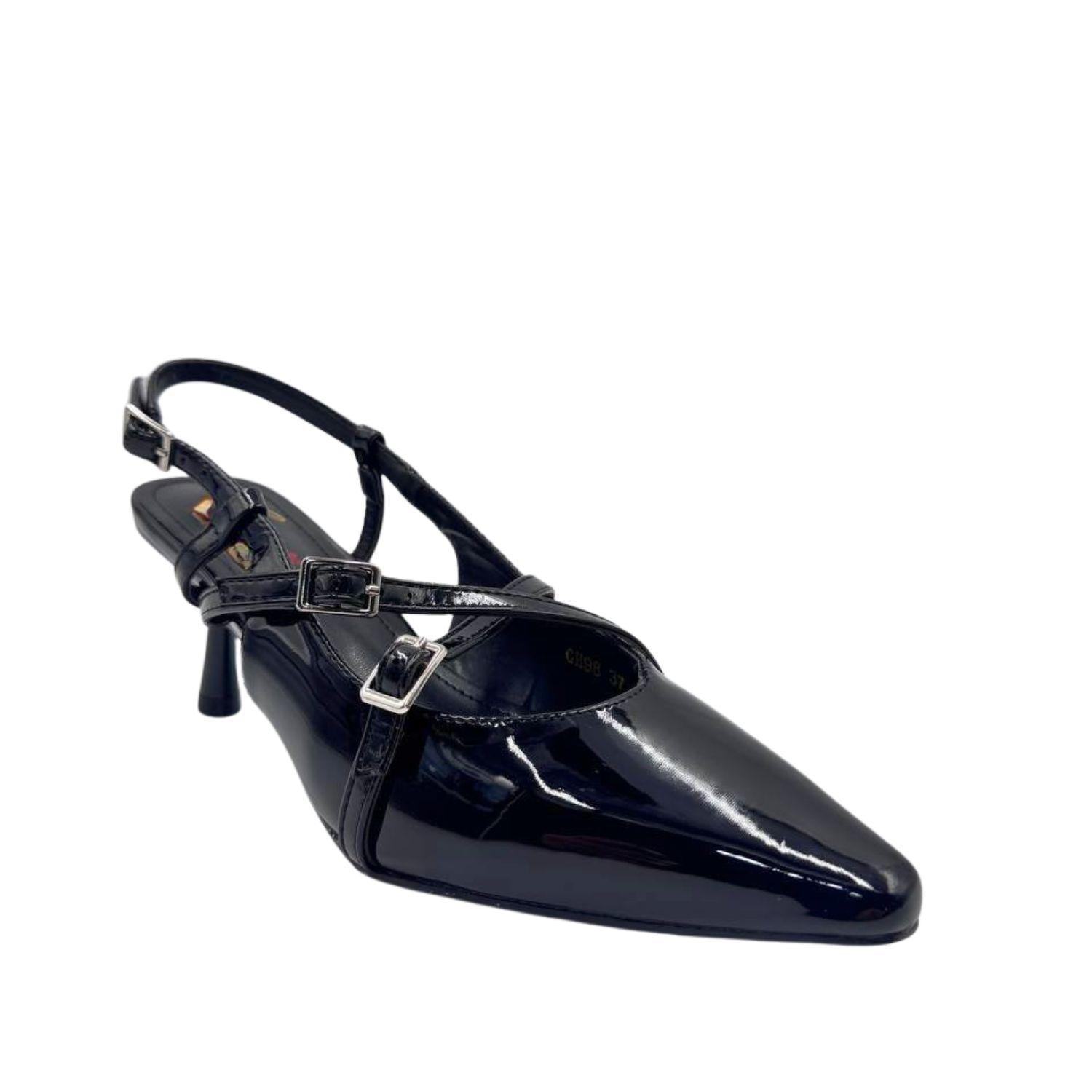 Tacones de charol con correa y hebilla-2