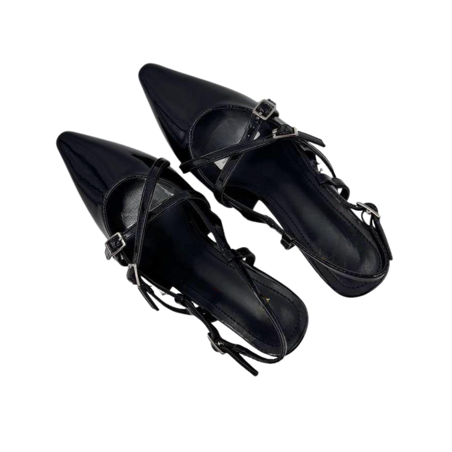 Tacones de charol con correa y hebilla-4