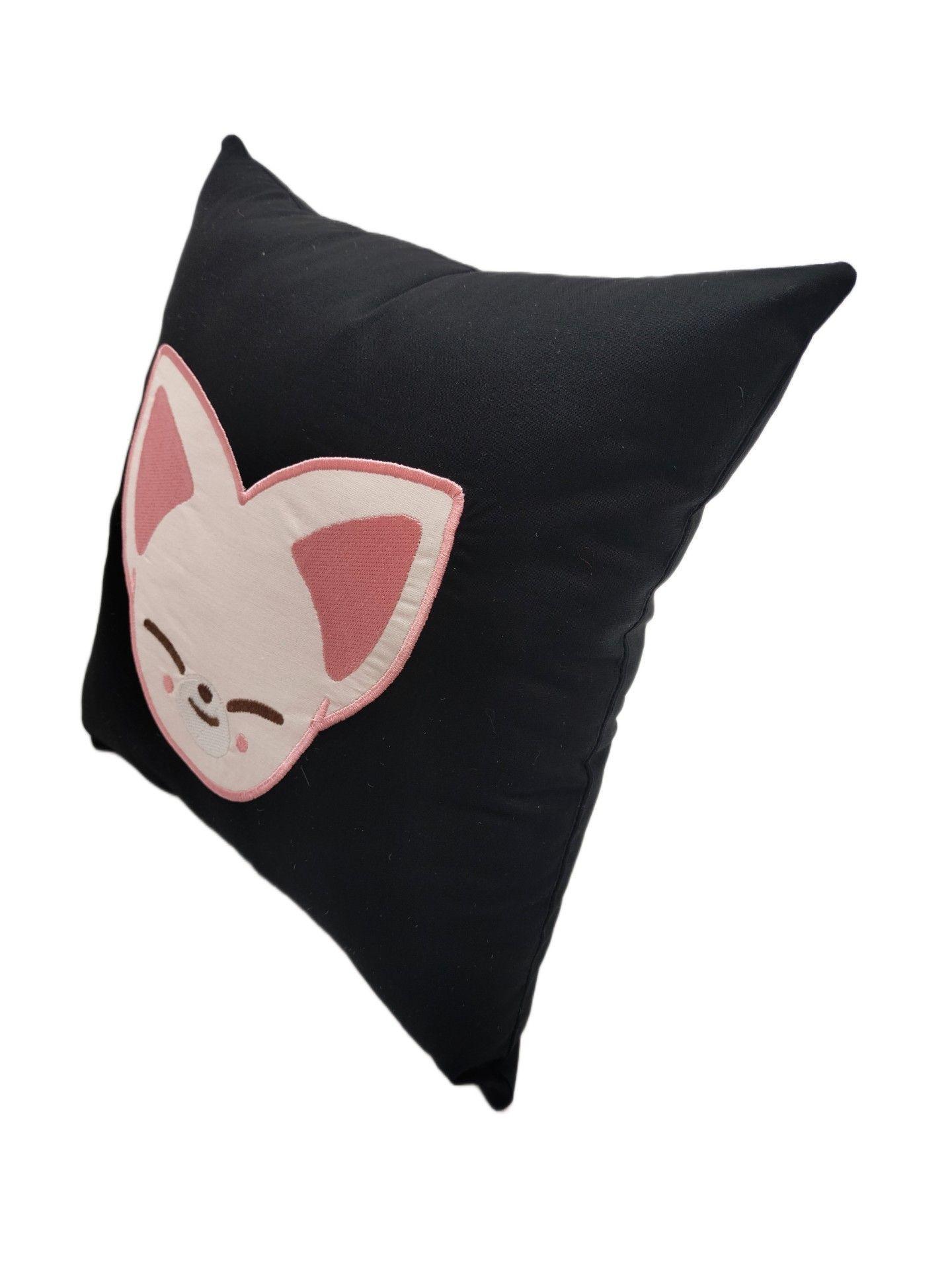 Cojin Bordado Stray Kids IN SKzoo Foxi NY Black edit K-Pop-2