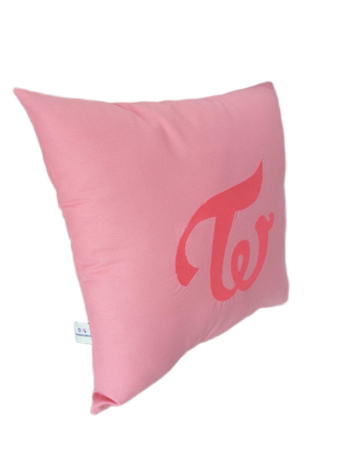 Cojin Bordado Twice Momo Lovely Movely K-Pop-3