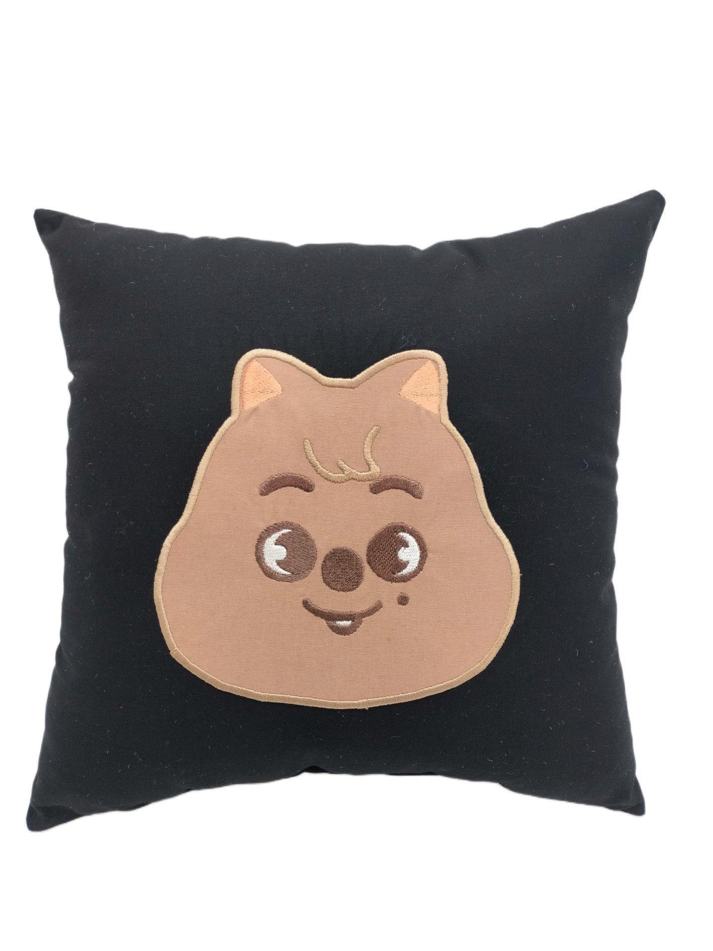 Cojin Bordado Stray Kids Han Jisung SKzoo Han Quokka Black edit K-Pop-0