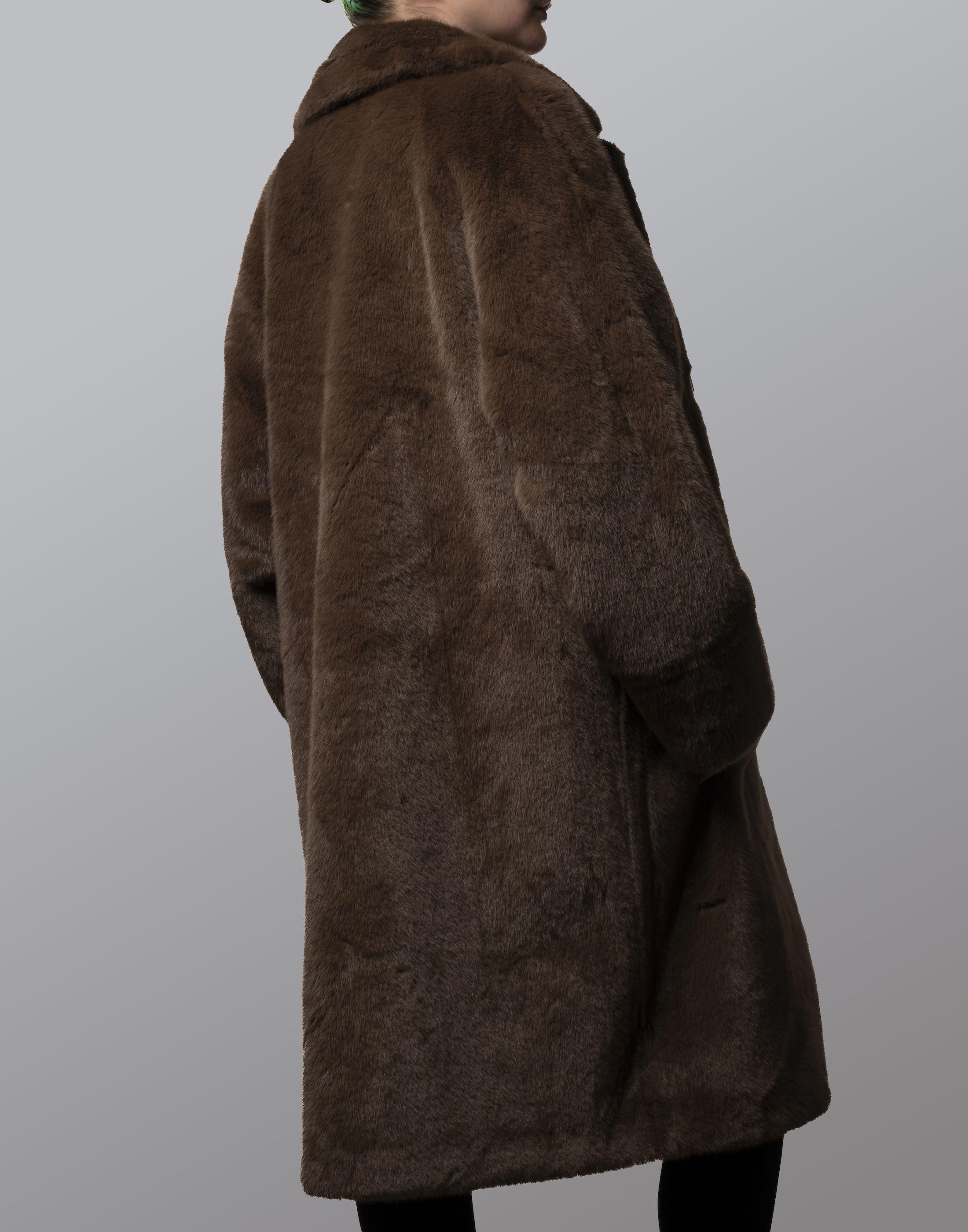 Abrigo oversize piel sintética café-3