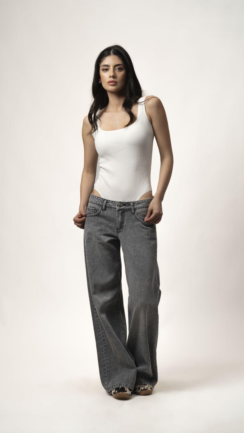 JEANS TIRO BAJO GRIS NOLITA MOMCHIC-0