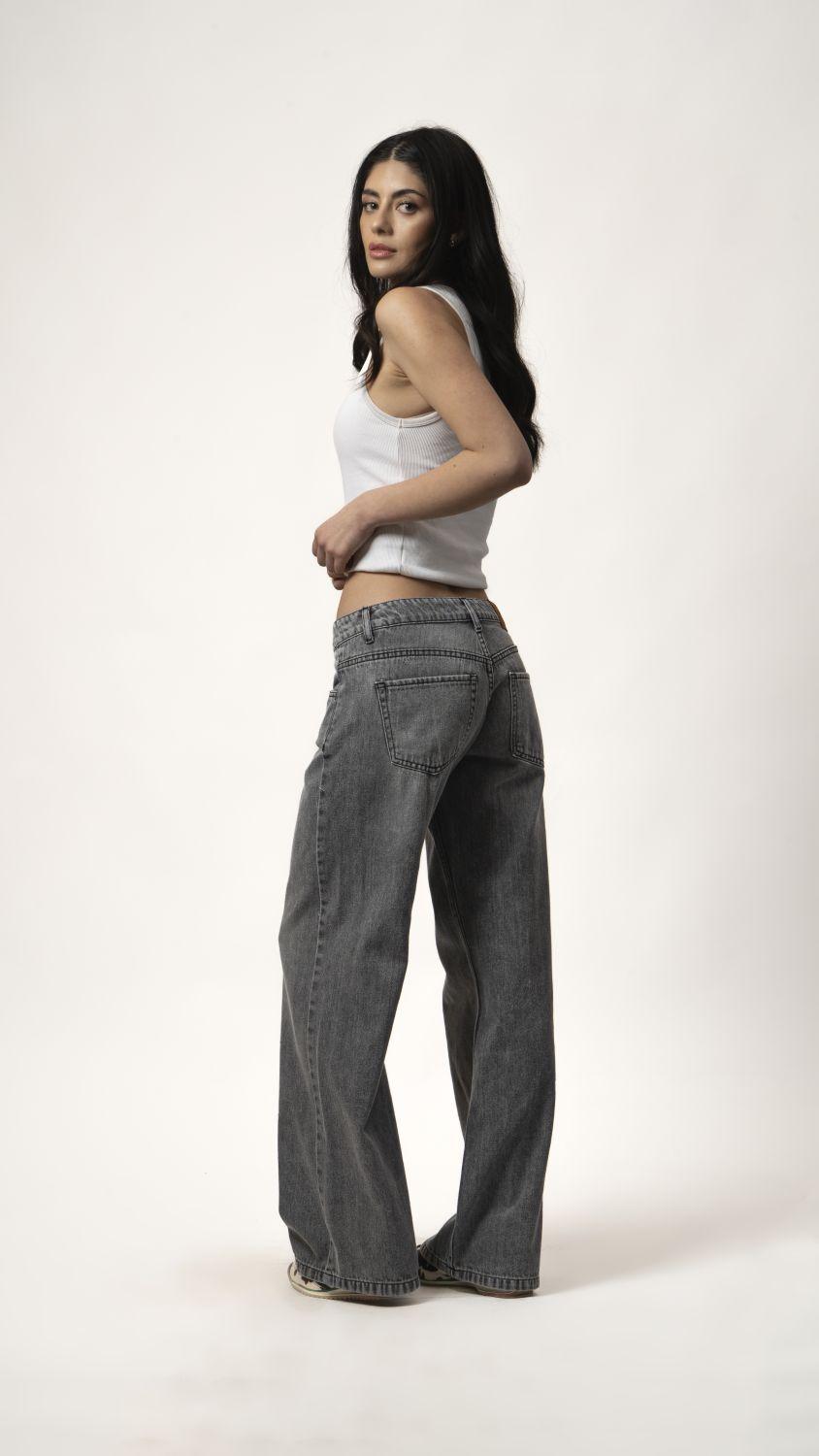 JEANS TIRO BAJO GRIS NOLITA MOMCHIC-3