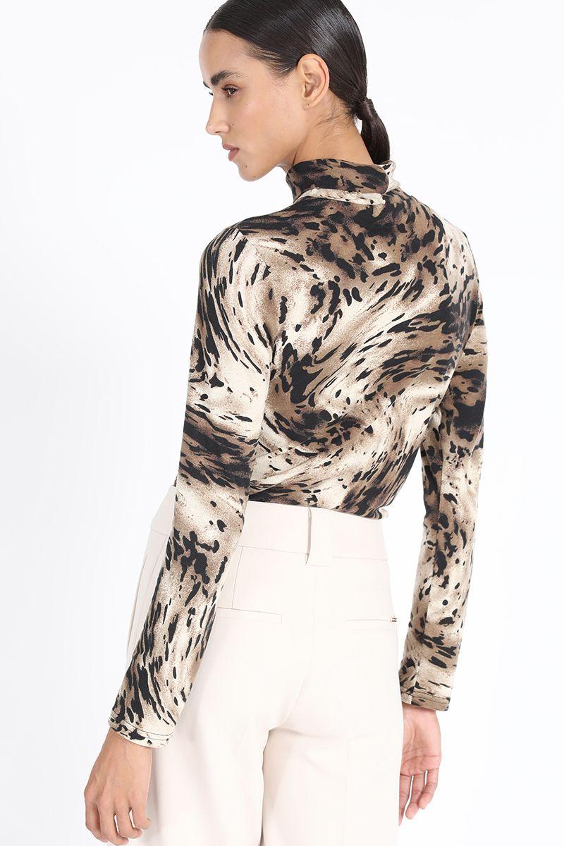 Top Cuello Alto Estampado Animal, Café Liola-3