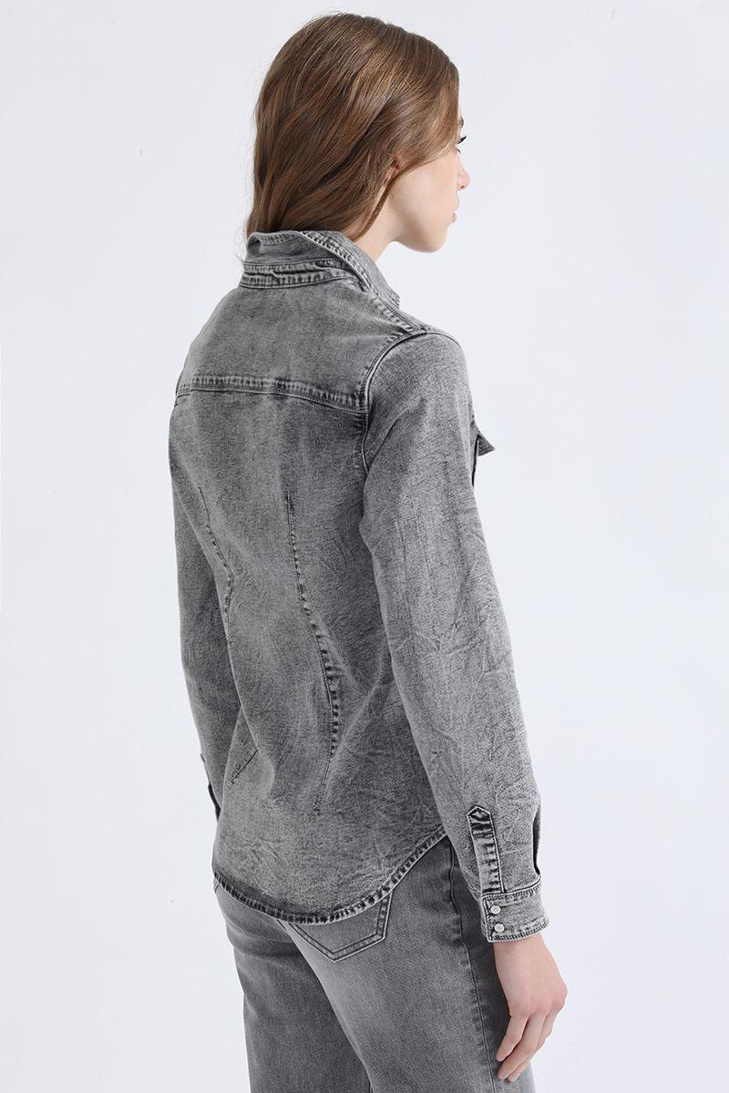 Camisa Denim Entallada, Broches Strass, Gris Liola-3