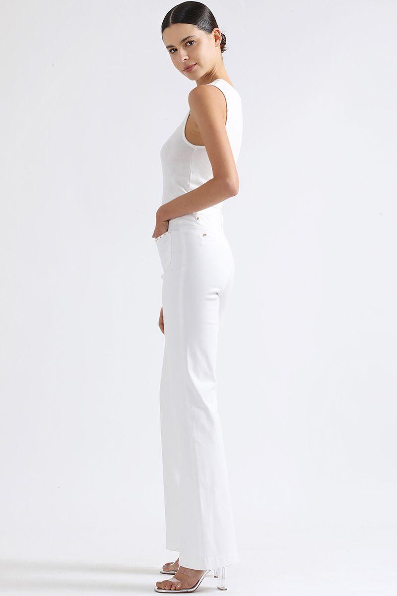 Jeans Color Bootcut Fit, Remaches, Tiro Medio, Crudo Liola-1