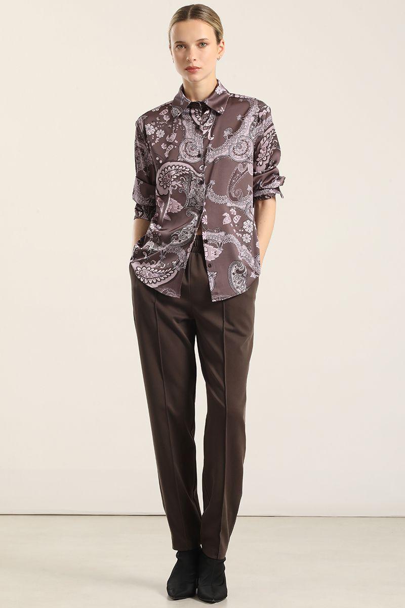 Blusa satinada estampado amebas, café Liola-2