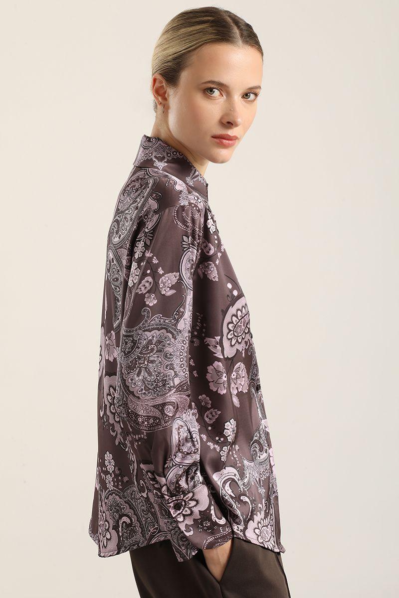 Blusa satinada estampado amebas, café Liola-3