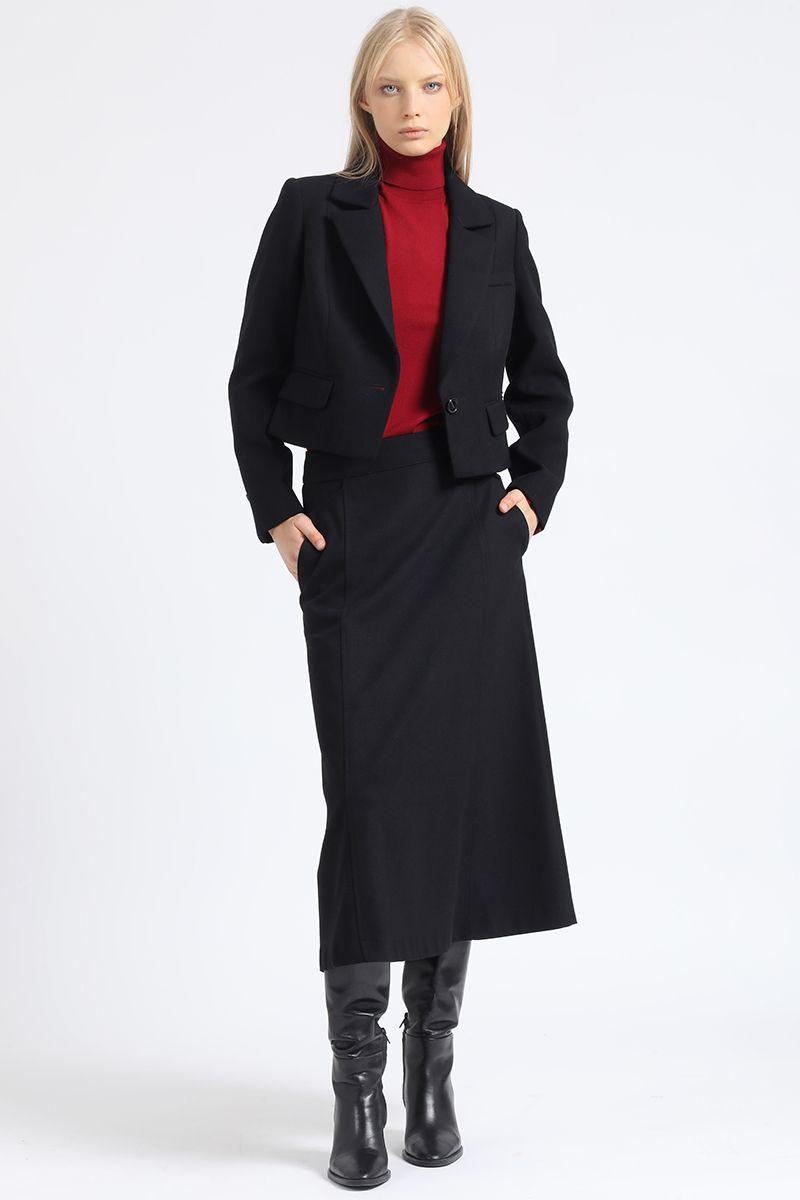 Chaqueta Crop, Boton Contratono, Muflon Negro Liola-1