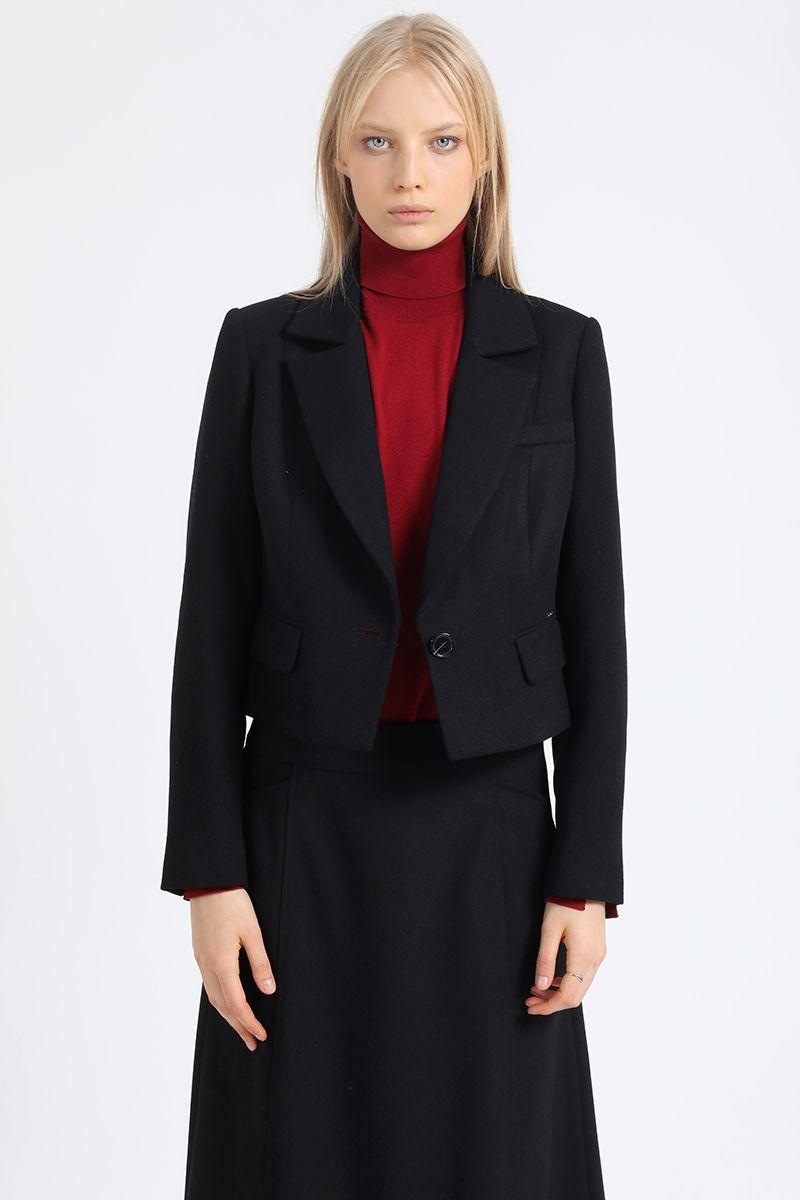 Chaqueta Crop, Boton Contratono, Muflon Negro Liola-2