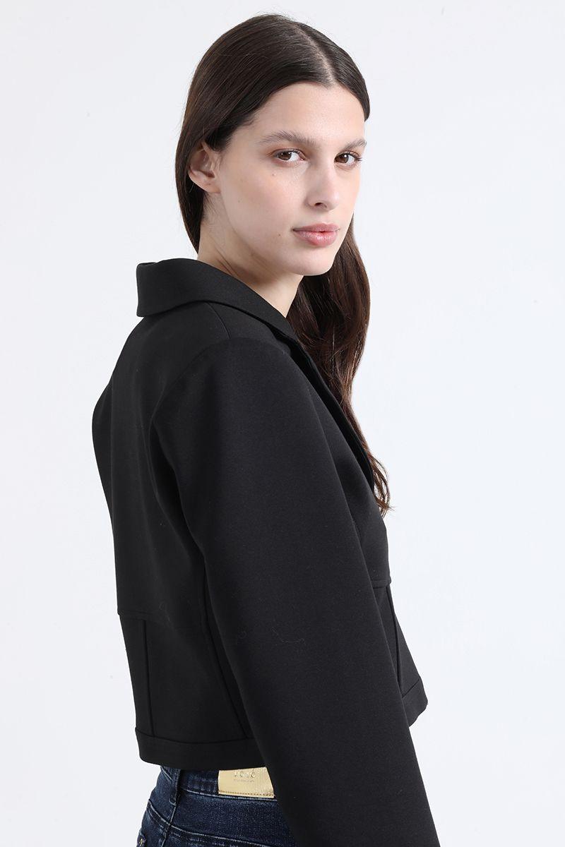 Blazer Cropped, Cortes Corse, Negro Liola-2