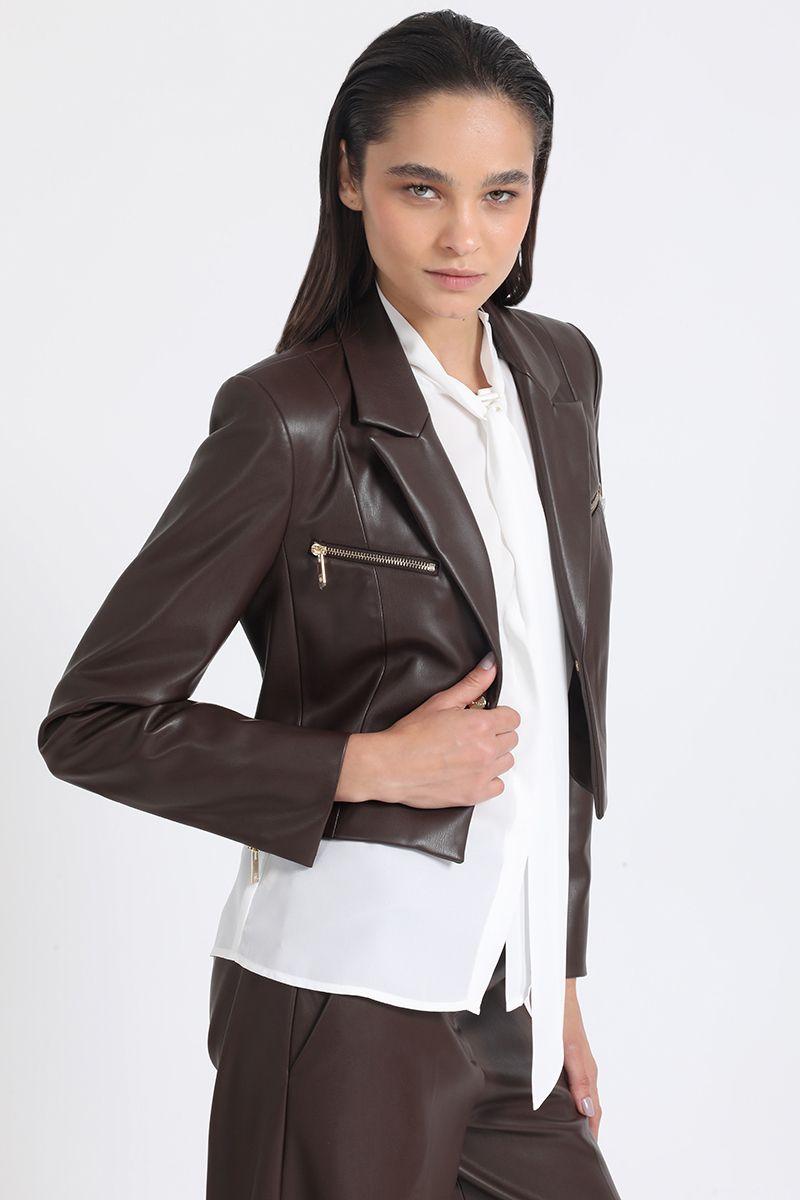 Blazer Crop Efecto Cuero Con Cierres, Chocolate Liola-4