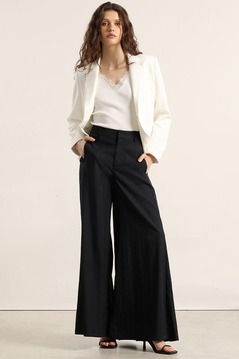 Blazer basico entallado, crudo Liola-1